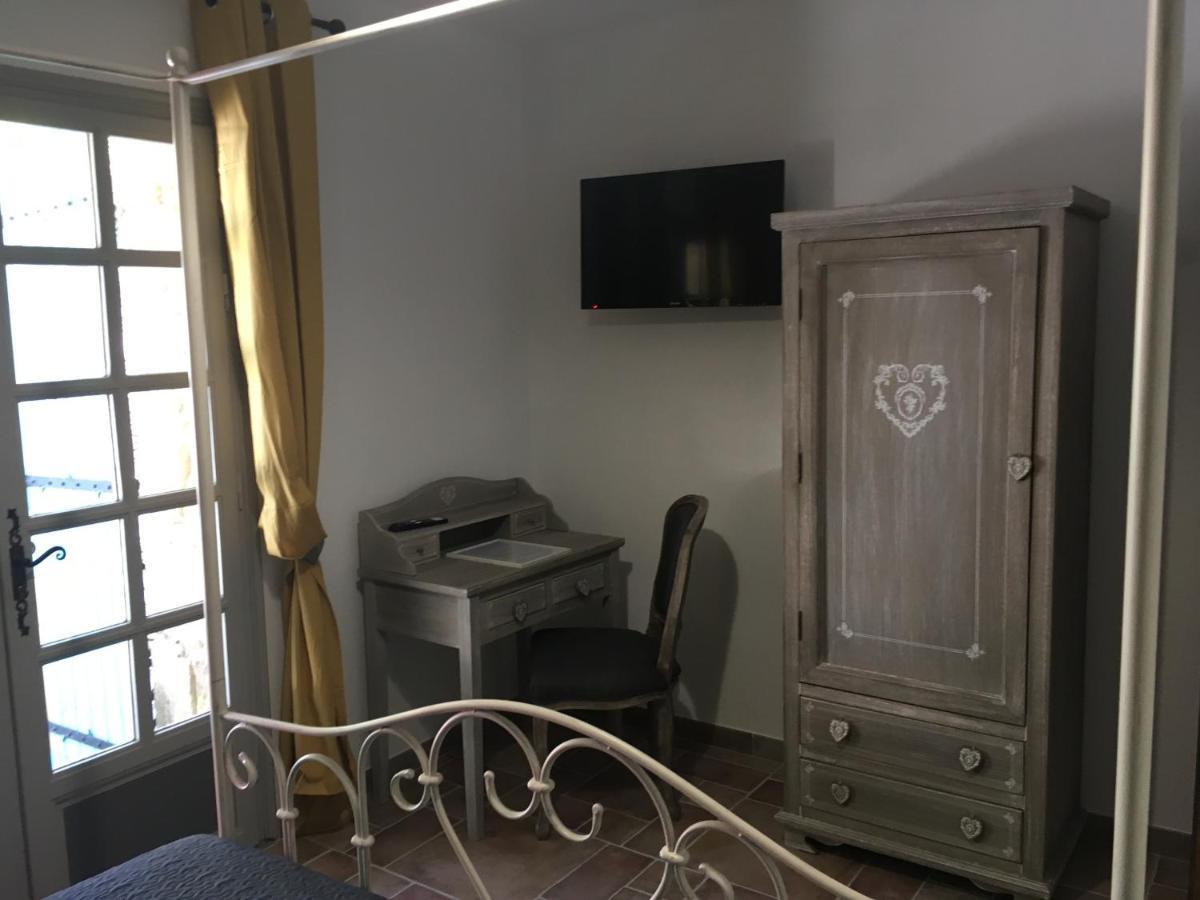 Mas De La Pinede Ex-Les Arbousiers Acomodação com café da manhã Bollène Exterior foto
